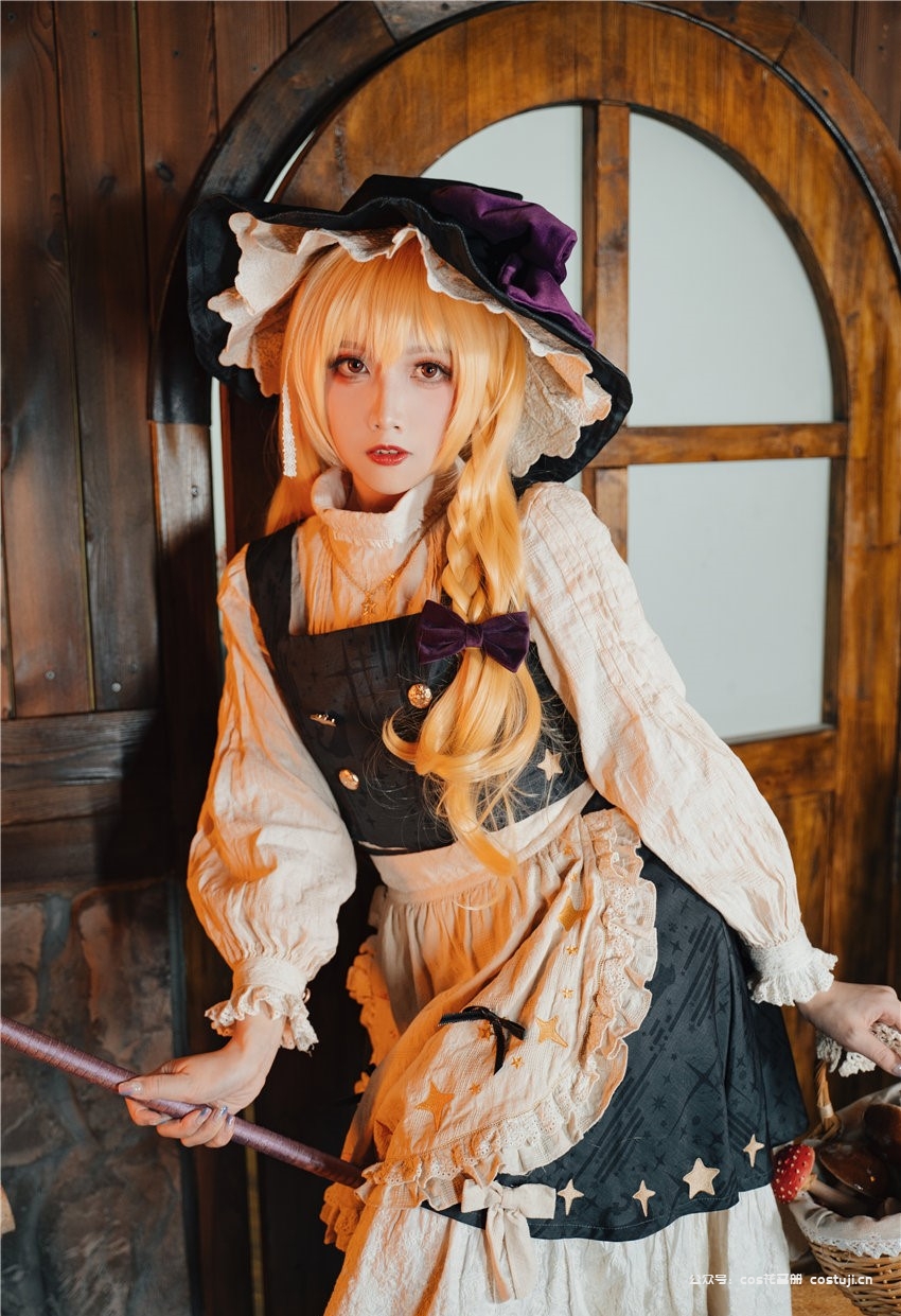 小和甜酒 – 全套cos作品23期及随包视频[7.3G-2024.9.26]