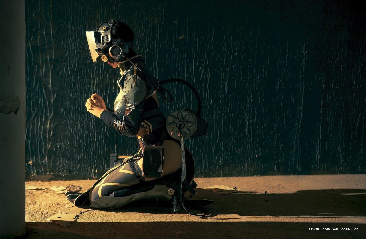 夏小秋秋秋 Cosplay 荷光者梵蒂-免费在线看