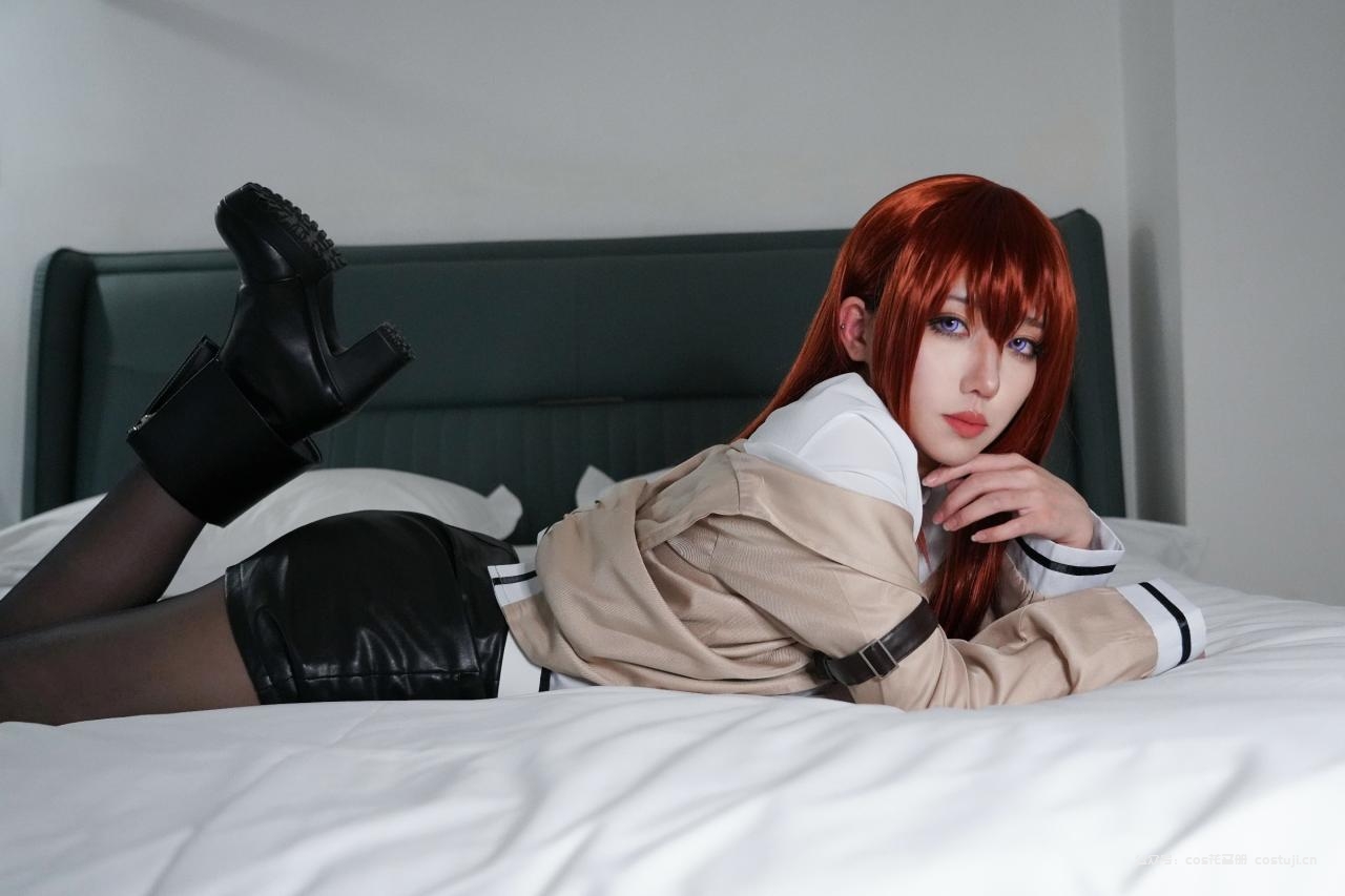 Makise_Kurisu_014.jpg